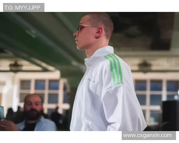 复古足球上衣的魅力与时尚搭配指南让你在球场与街头都能引领潮流